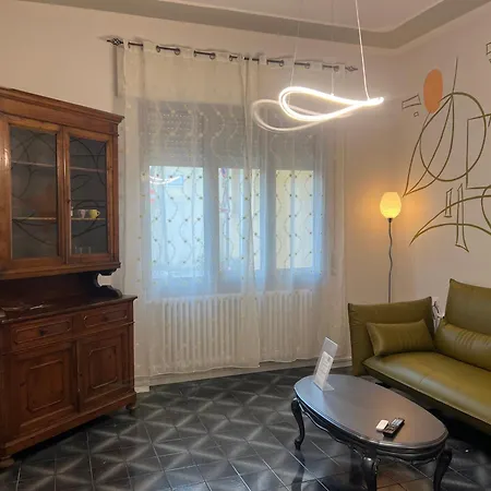 Il Torrione Casa Difronte A Grandi Giardini Vakantiehuis *