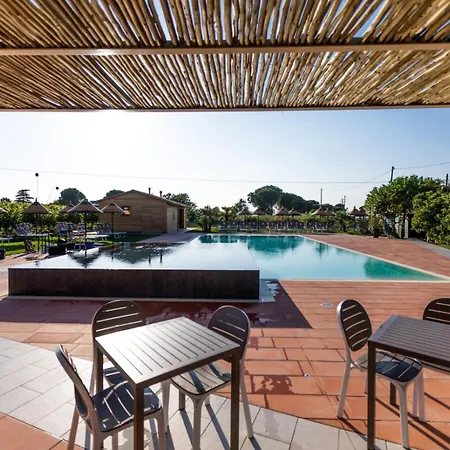 Il Torrione Casa Difronte A Grandi Giardini