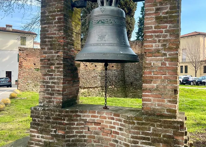 Nyaraló Il Torrione Casa Difronte A Grandi Giardini *