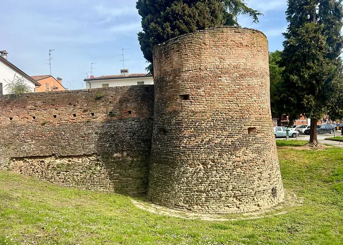 Il Torrione Casa Difronte A Grandi Giardini بيت للعطل كاستل بولونيز