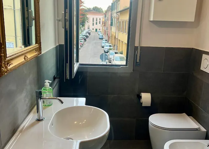 Il Torrione Casa Difronte A Grandi Giardini Nyaraló Castel Bolognese