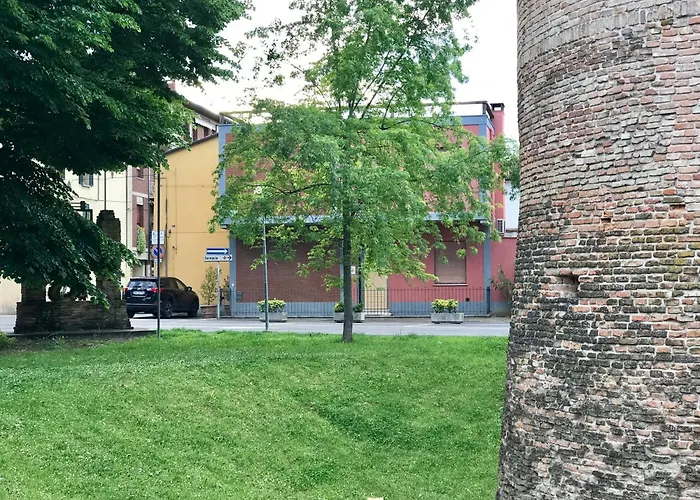 Nyaraló Il Torrione Casa Difronte A Grandi Giardini *